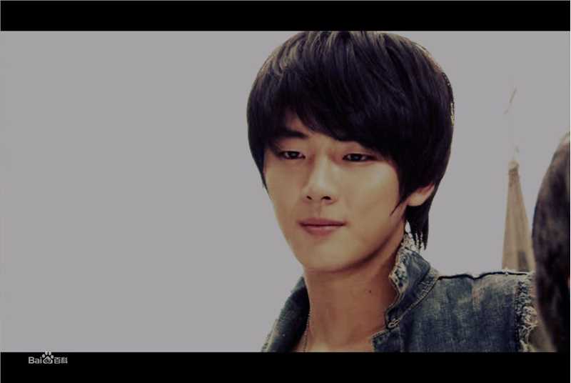 尹施允(，Yun Si Yun，ユン シユン，Yoon Si Yoon)面包王金卓求 高清剧照