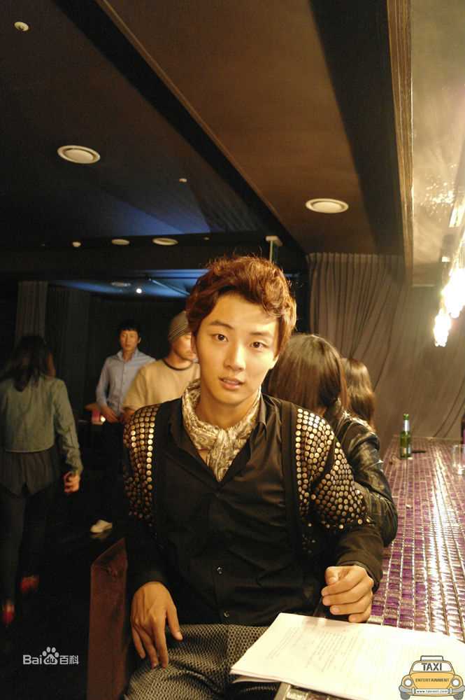 尹施允(，Yun Si Yun，ユン シユン，Yoon Si Yoon)我也是花 最优质剧照