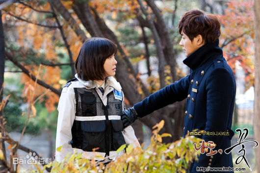 尹施允(，Yun Si Yun，ユン シユン，Yoon Si Yoon)我也是花 最优质剧照