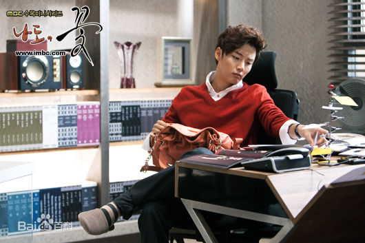 尹施允(，Yun Si Yun，ユン シユン，Yoon Si Yoon)我也是花 最优质剧照