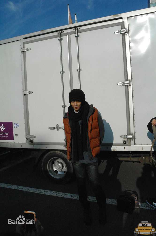 尹施允(，Yun Si Yun，ユン シユン，Yoon Si Yoon)我也是花 最优质剧照