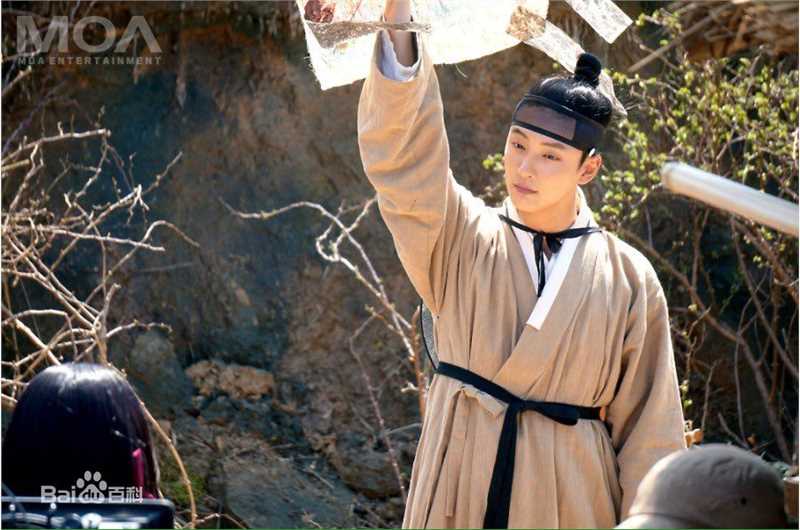 尹施允(，Yun Si Yun，ユン シユン，Yoon Si Yoon)魔女宝鉴 高清剧照