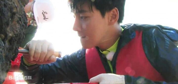 尹施允(，Yun Si Yun，ユン シユン，Yoon Si Yoon)2天1夜 最新剧照