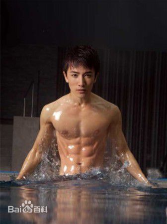 许之糯展现健美身材性感图片图集