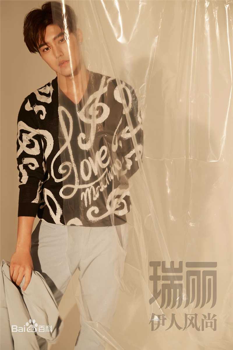 最全赵东泽在《瑞丽伊人风尚》型男大片中的壁纸