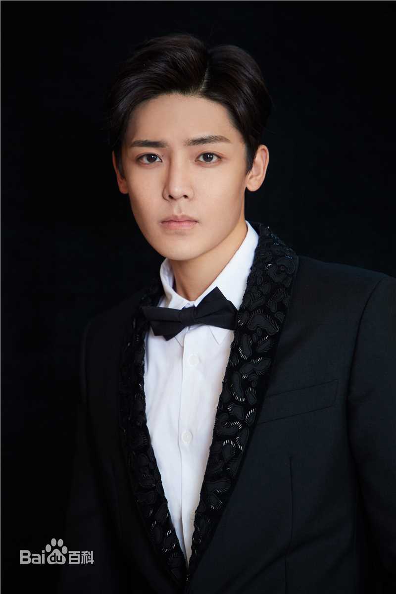 侯明昊(Neo)活动照性感图片图集