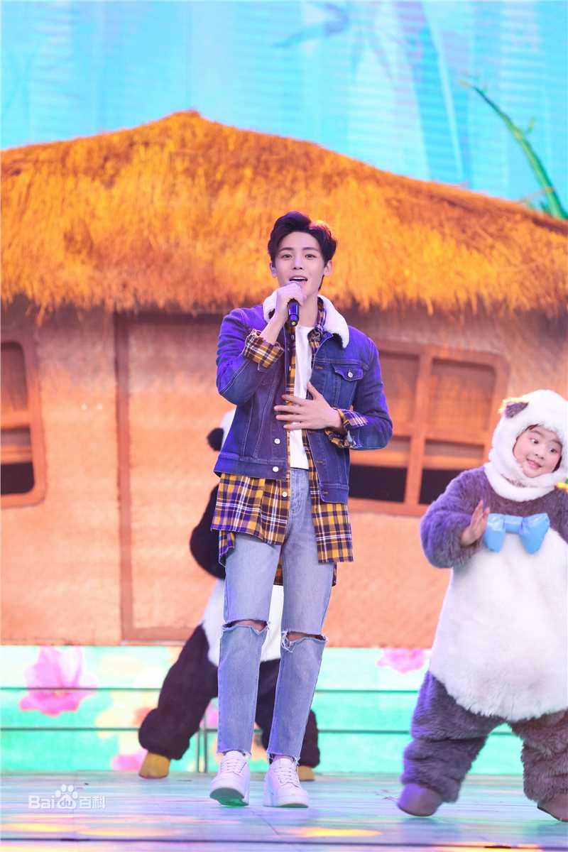 侯明昊(Neo)活动照性感图片图集