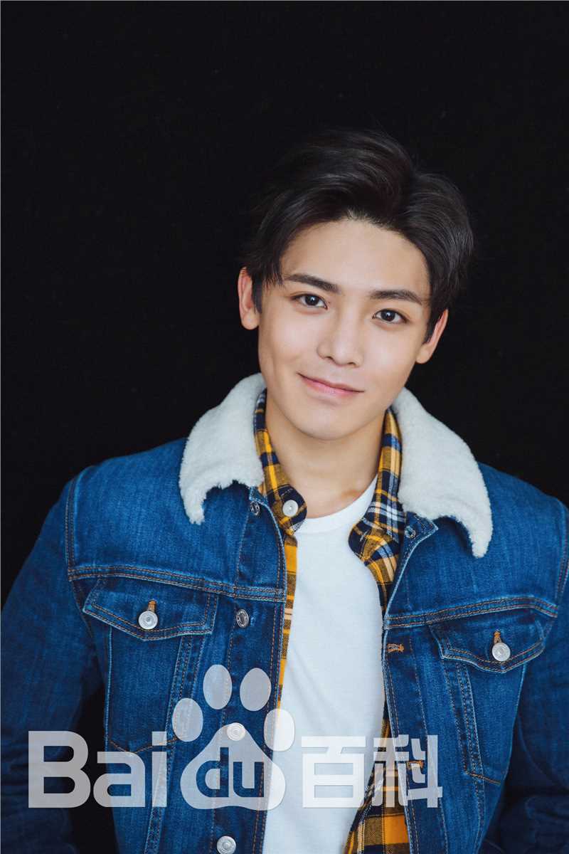 侯明昊(Neo)活动照性感图片图集