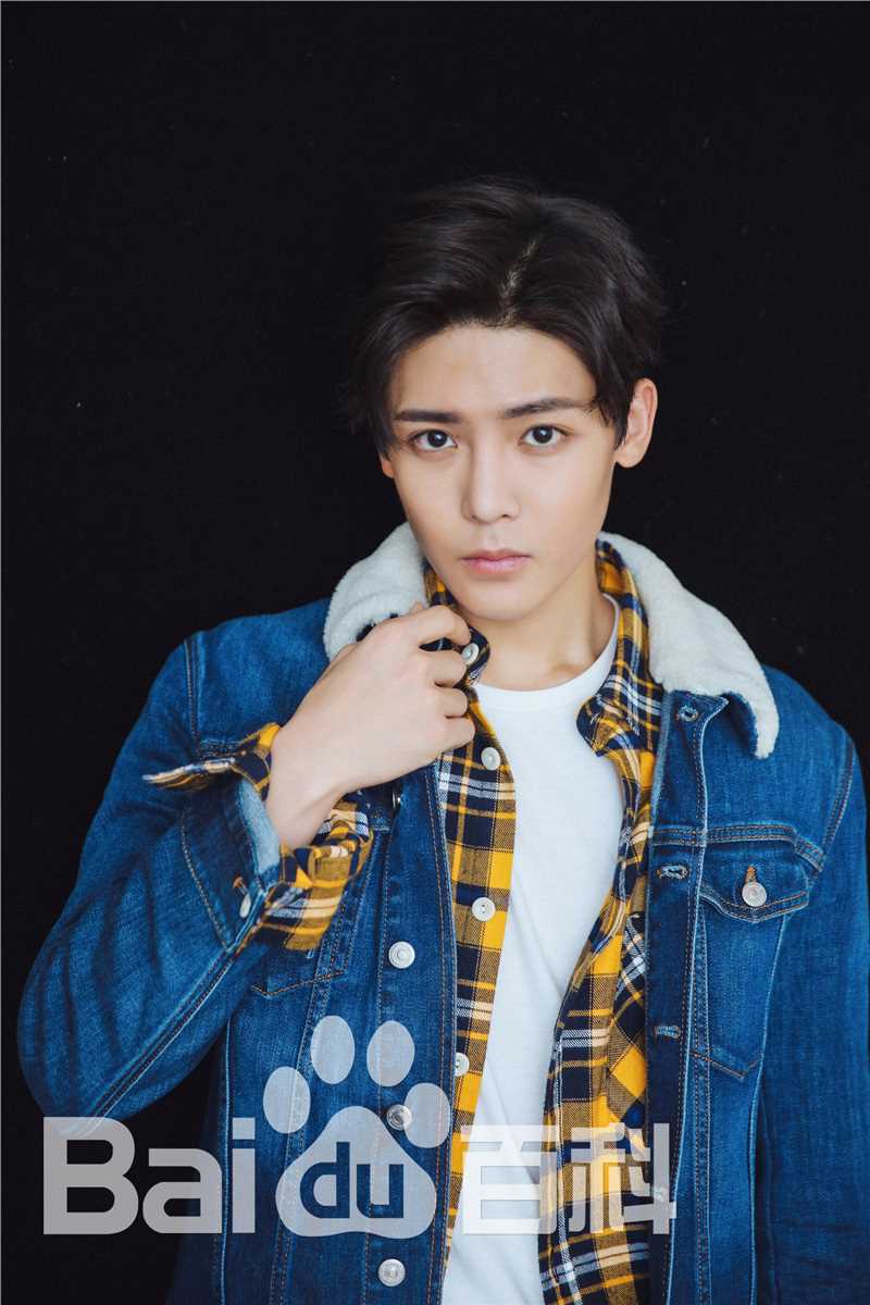 侯明昊(Neo)活动照性感图片图集