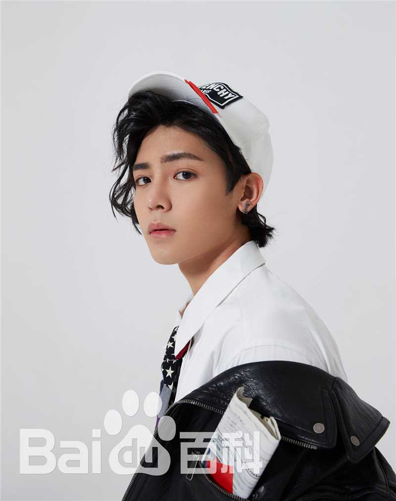 侯明昊(Neo)最新壁纸