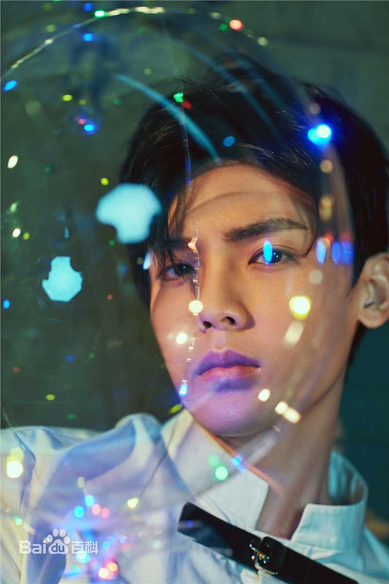 侯明昊(Neo)最新壁纸
