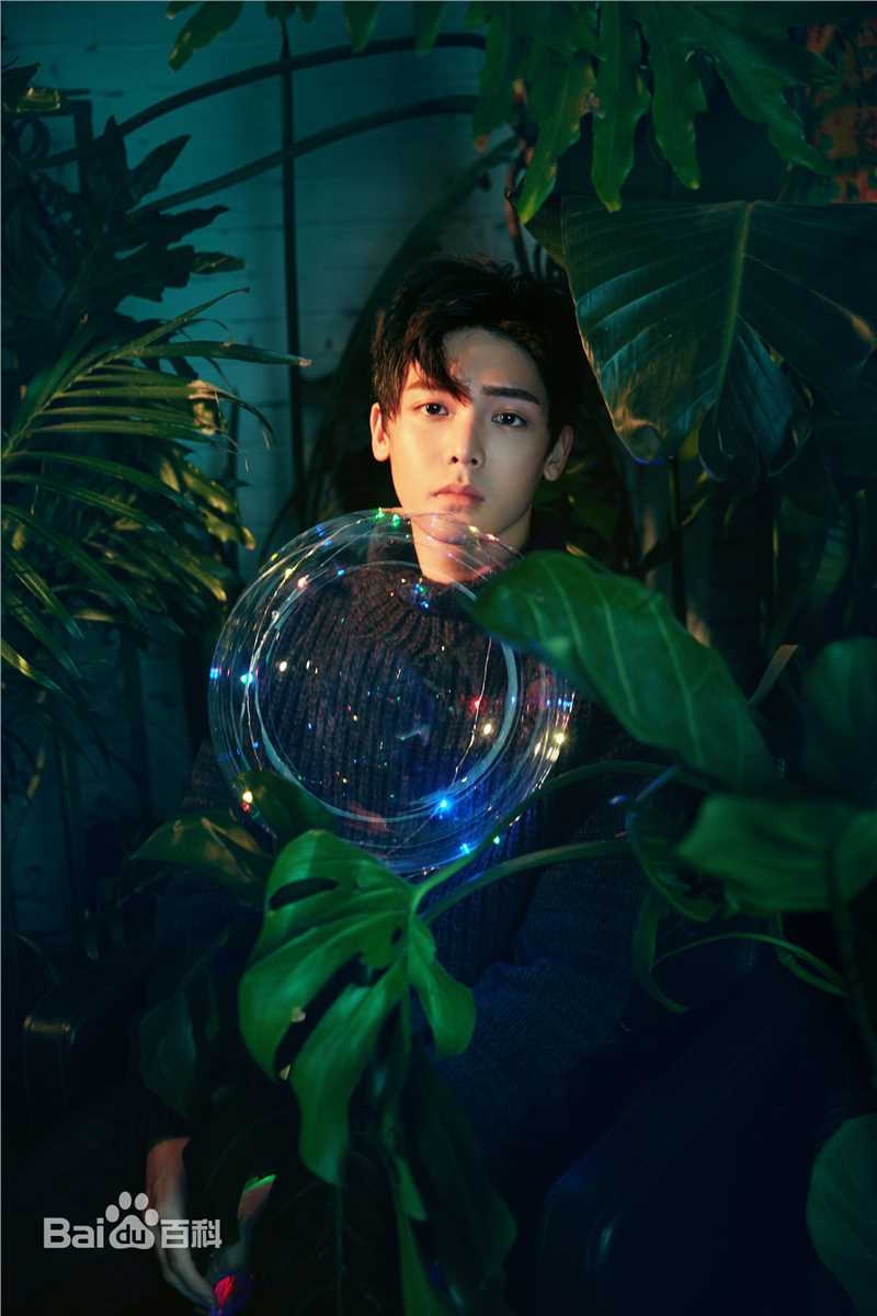 侯明昊(Neo)最新壁纸