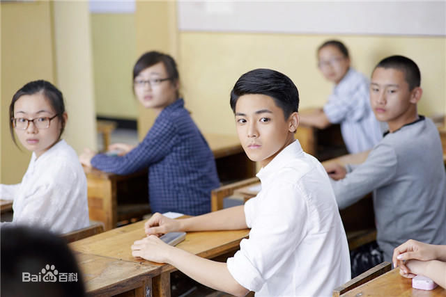 最新侯明昊(Neo)在《嫌疑人x的献身》中的图集