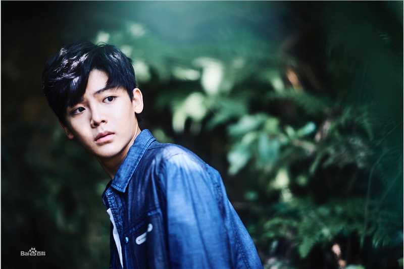 最新侯明昊(Neo)在《推理笔记》中的壁纸