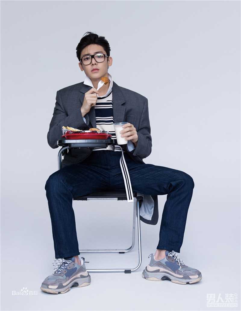 侯明昊(Neo)男人装素颜照相册