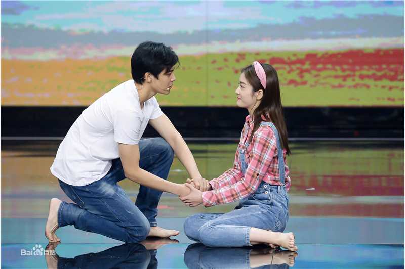 侯明昊(Neo)演员的诞生图片图集