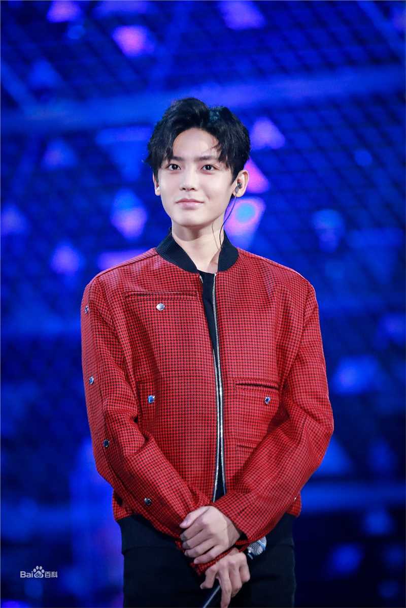 侯明昊(Neo)经典咏流传生活照