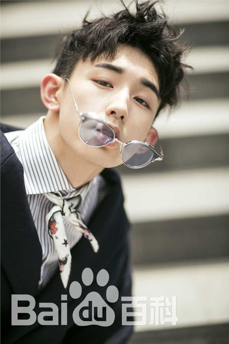 最全郭俊辰在《我们的街拍时刻》中的相册