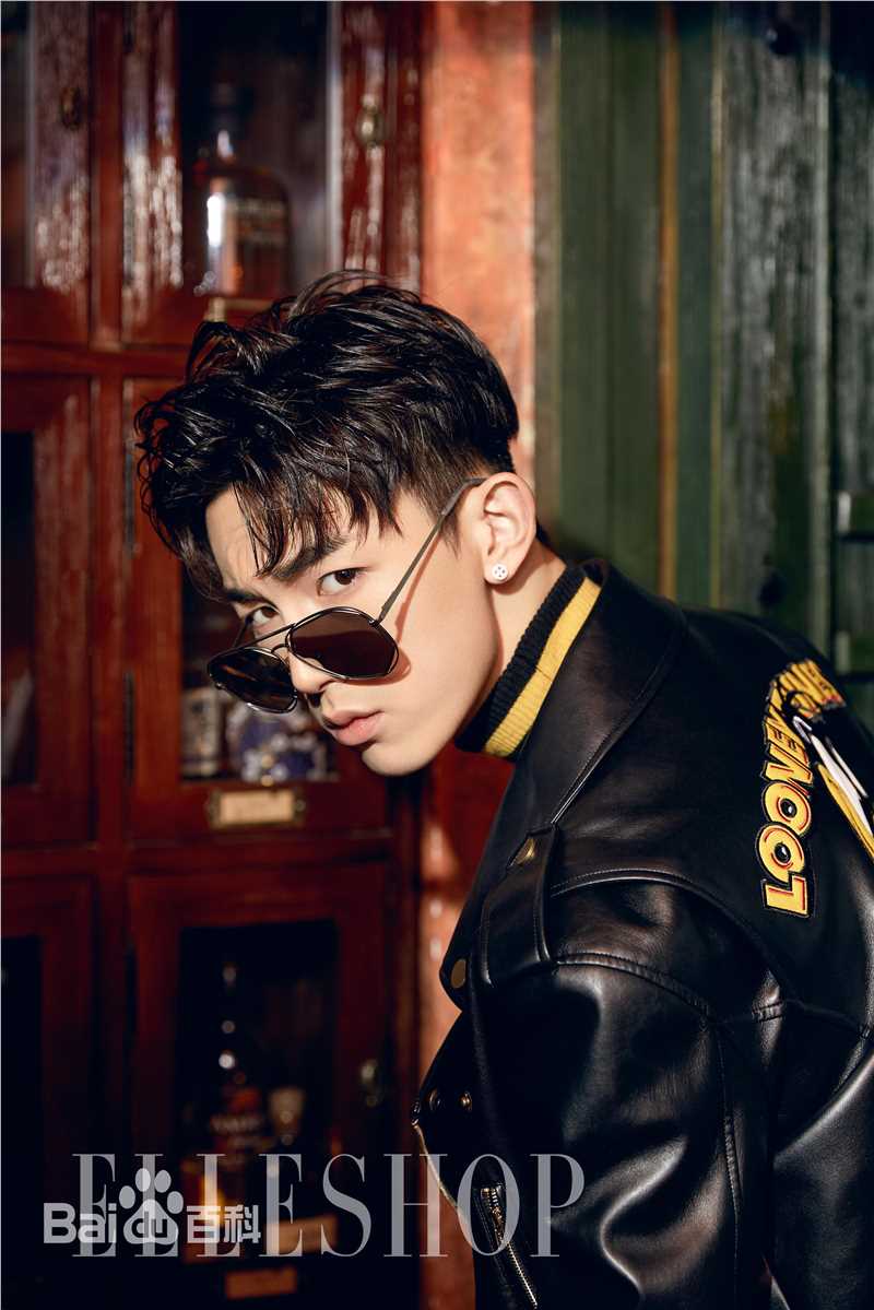 郭俊辰在《elleshop》中的