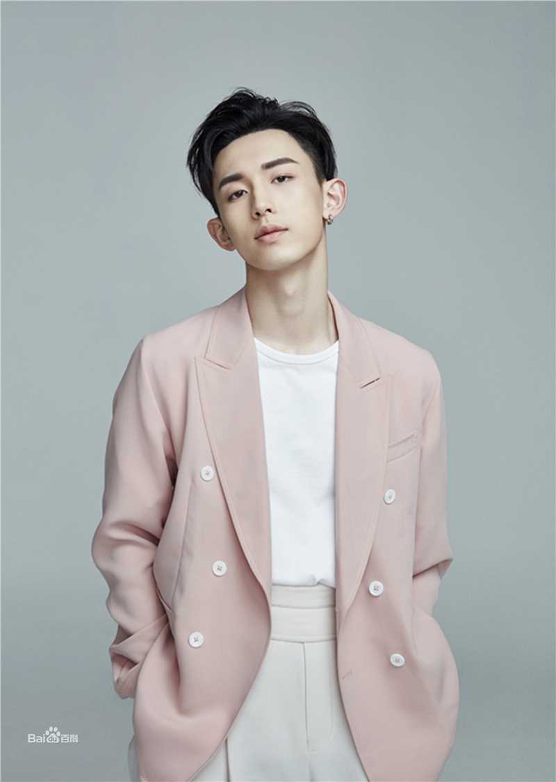 郭俊辰最新个人图集