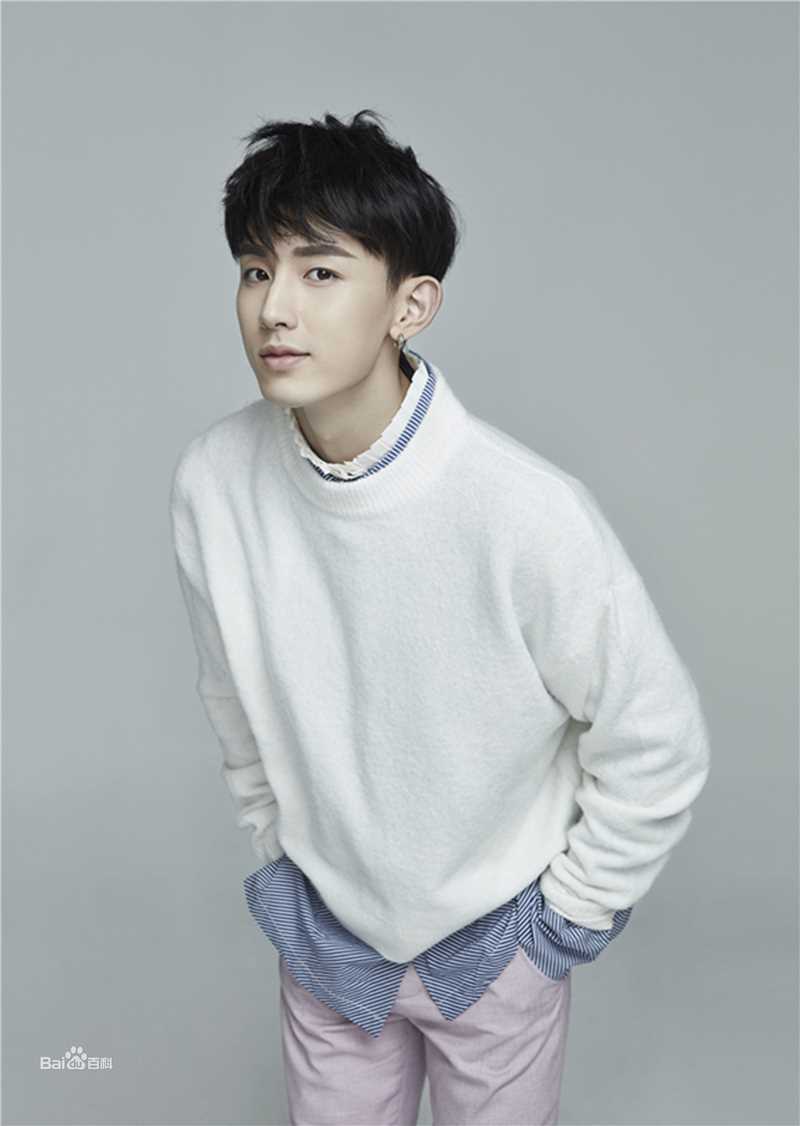 郭俊辰最新个人图集