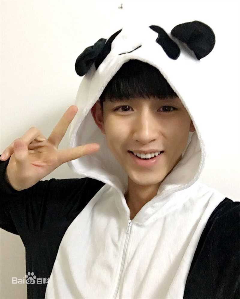 高清郭俊辰性感图片