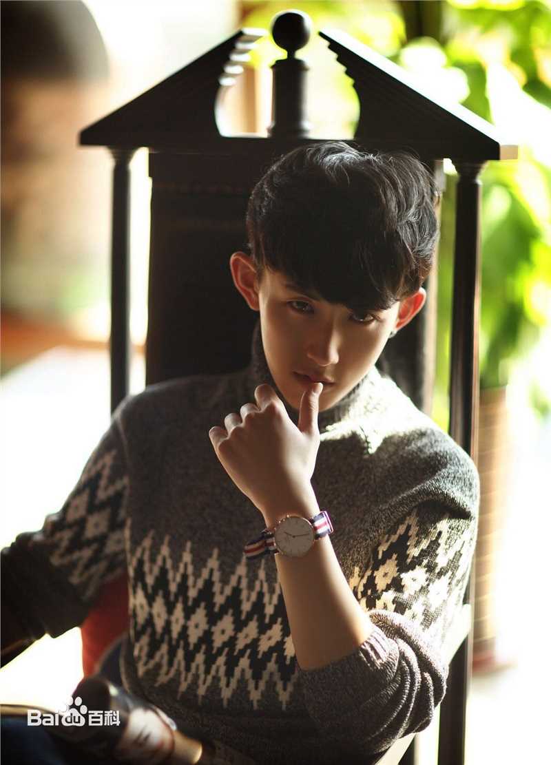 高清郭俊辰性感图片