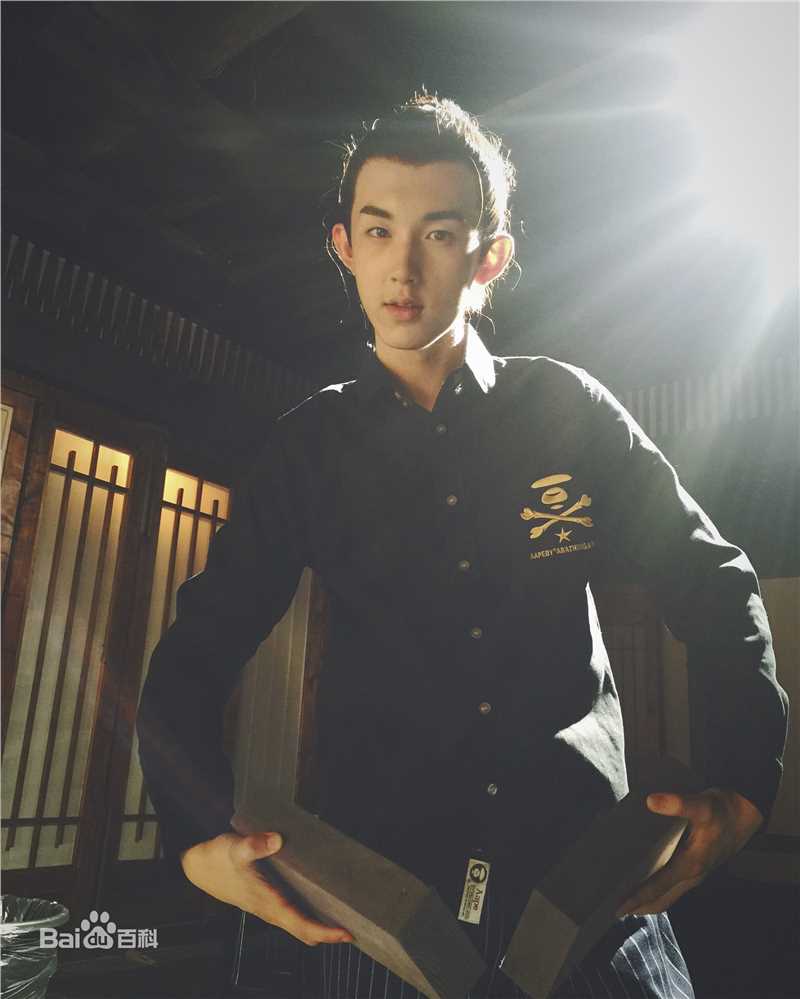 郭俊辰生活照素颜照相册