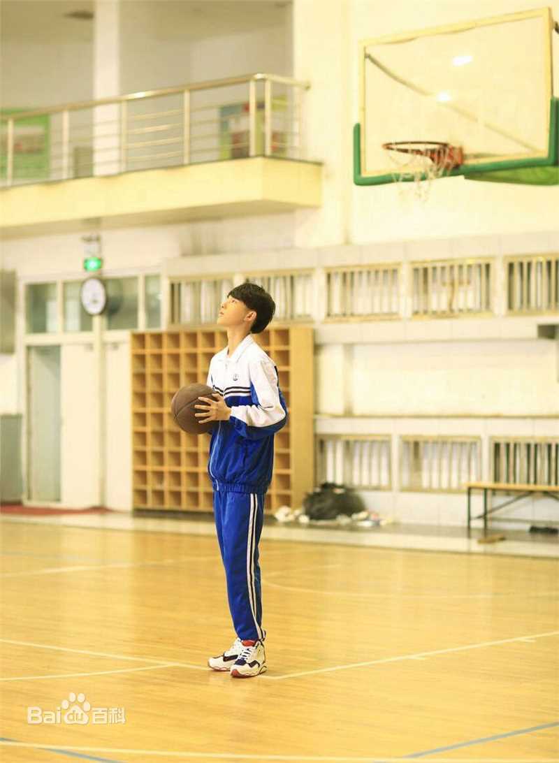 郭俊辰生活照素颜照相册