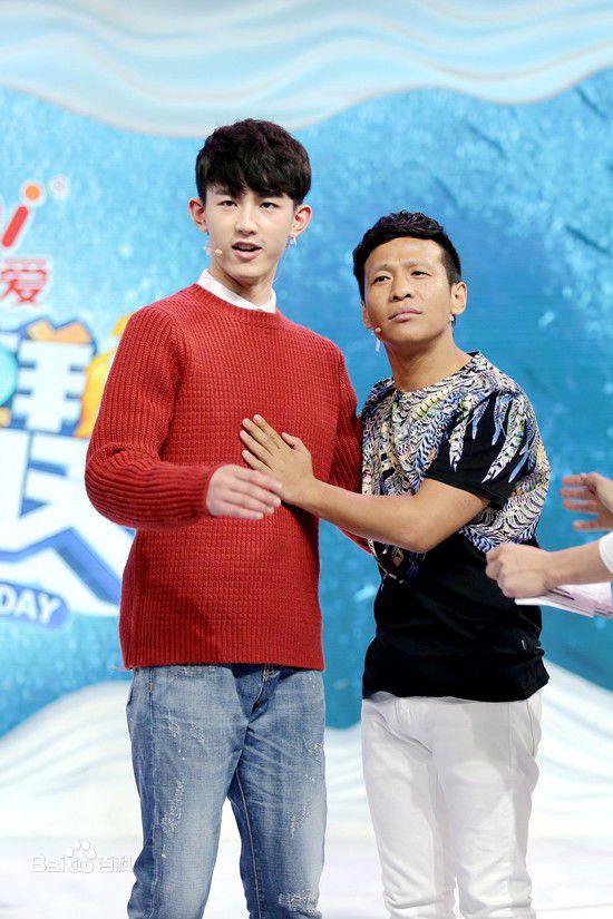 郭俊辰活动照性感图片图集