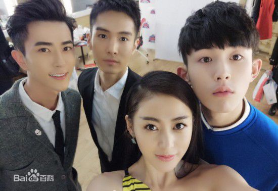 郭俊辰活动照性感图片图集