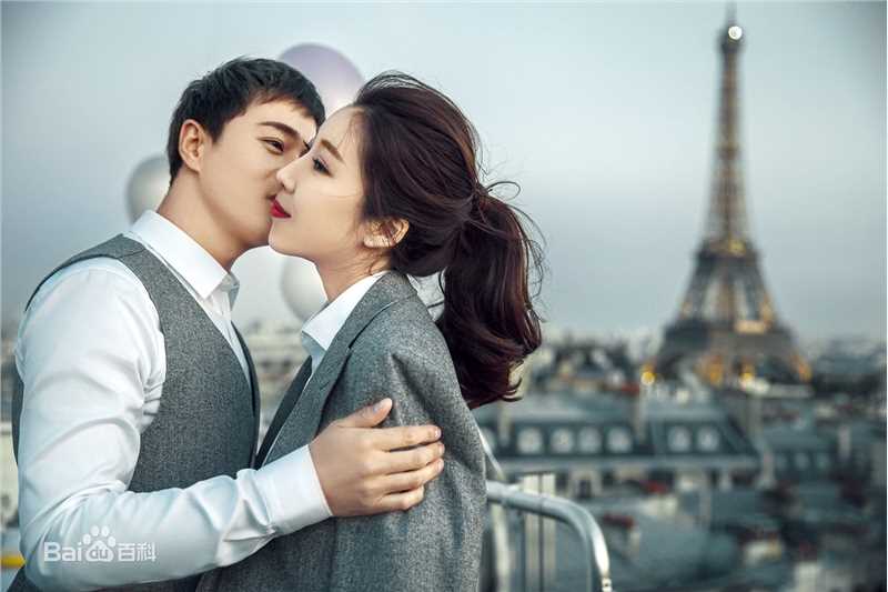 董春辉最新浪漫婚纱壁纸