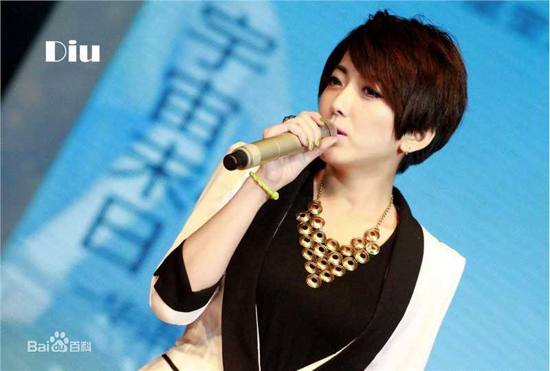 刘忻(Moraynia（中文音译：莫莱妮亚）)歌友会现场图前后照片