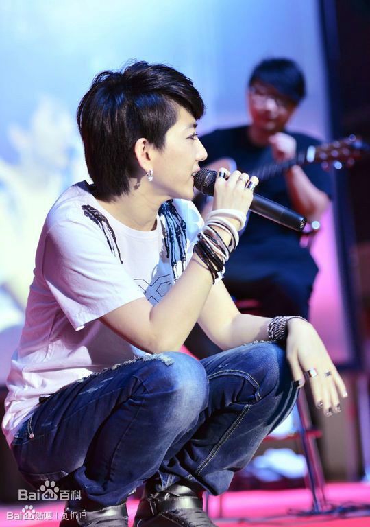 刘忻(Moraynia（中文音译：莫莱妮亚）)歌友会现场图前后照片