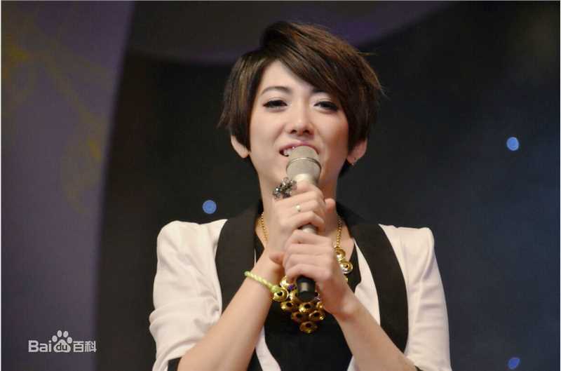 刘忻(Moraynia（中文音译：莫莱妮亚）)歌友会现场图前后照片