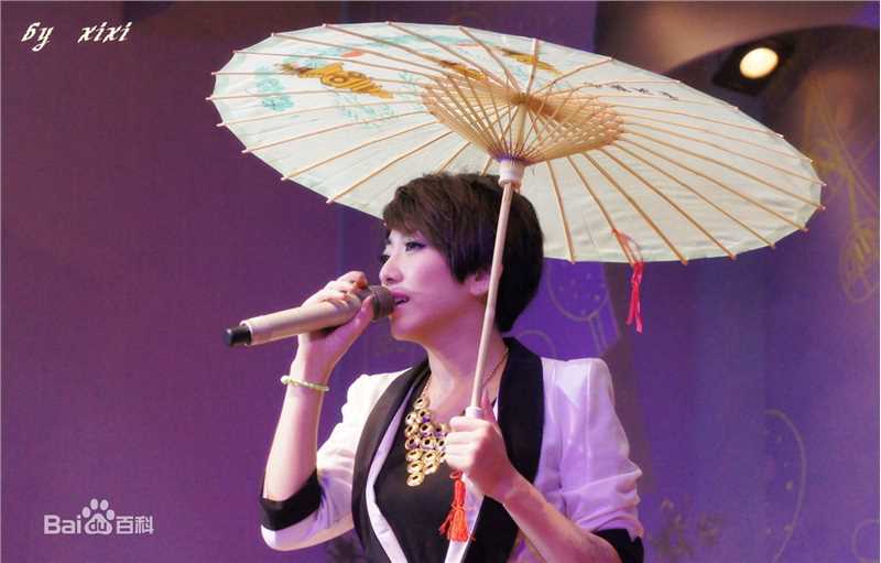 刘忻(Moraynia（中文音译：莫莱妮亚）)歌友会现场图前后照片