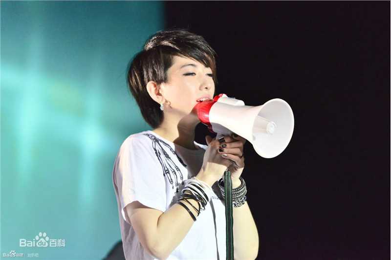 刘忻(Moraynia（中文音译：莫莱妮亚）)歌友会现场图前后照片