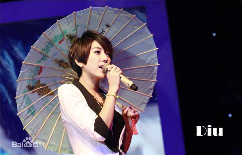 刘忻(Moraynia（中文音译：莫莱妮亚）)歌友会现场图前后照片