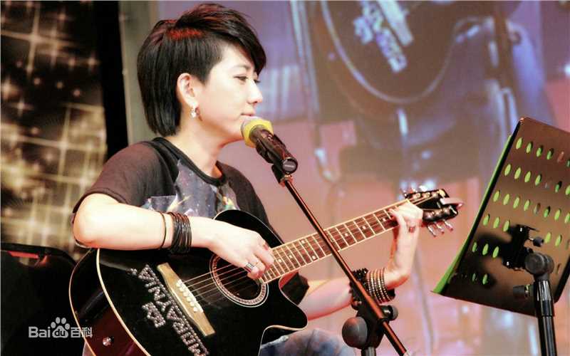 刘忻(Moraynia（中文音译：莫莱妮亚）)歌友会现场图前后照片