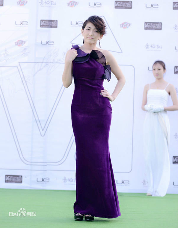 刘忻(Moraynia（中文音译：莫莱妮亚）)颁奖典礼壁纸壁纸