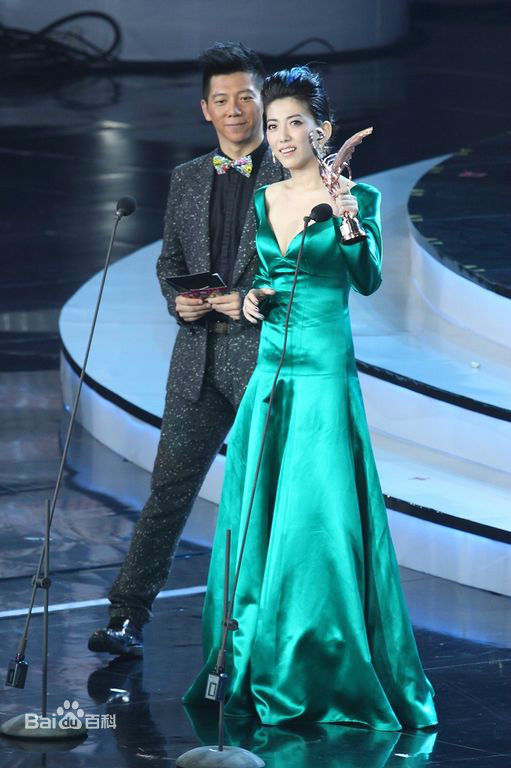 刘忻(Moraynia（中文音译：莫莱妮亚）)颁奖典礼壁纸壁纸