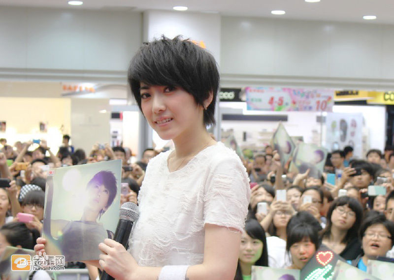 刘忻(Moraynia（中文音译：莫莱妮亚）)EP签售图图片图集