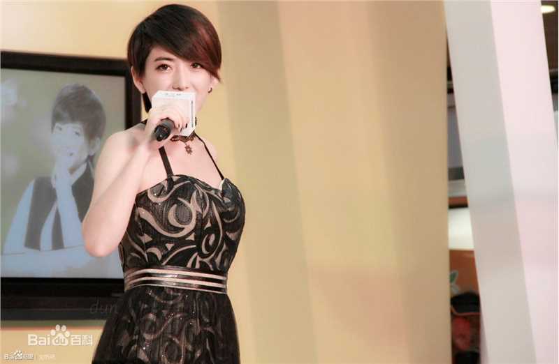 刘忻(Moraynia（中文音译：莫莱妮亚）)广告代言壁纸壁纸