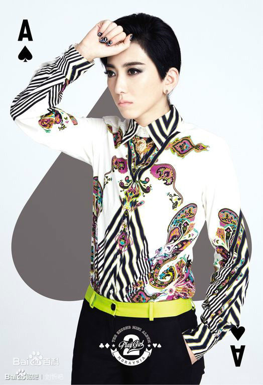 刘忻(Moraynia（中文音译：莫莱妮亚）)唱片内页宣传照壁纸壁纸