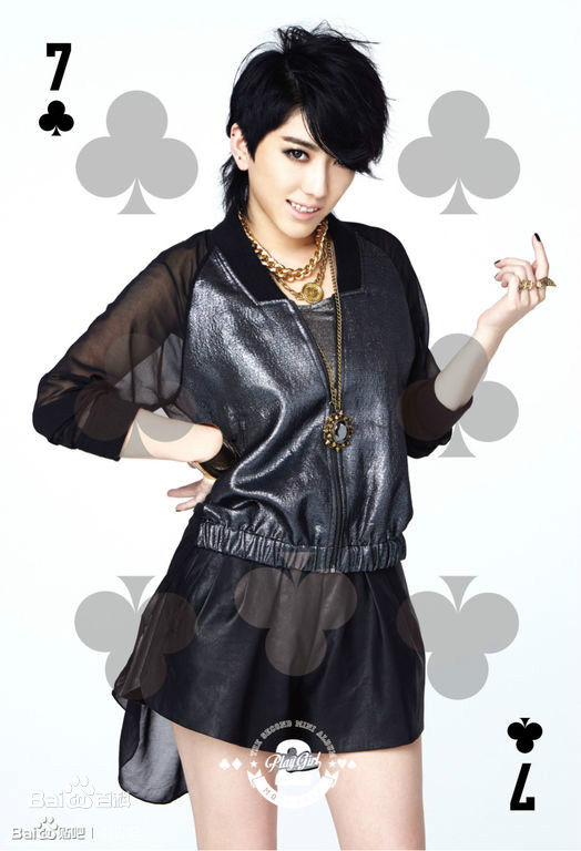 刘忻(Moraynia（中文音译：莫莱妮亚）)唱片内页宣传照壁纸壁纸