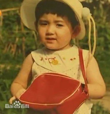 刘忻(Moraynia（中文音译：莫莱妮亚）)童年生活照