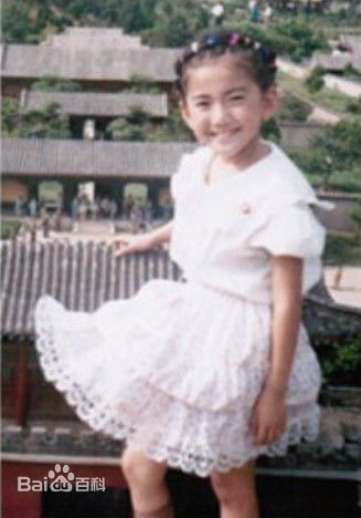 刘忻(Moraynia（中文音译：莫莱妮亚）)童年生活照