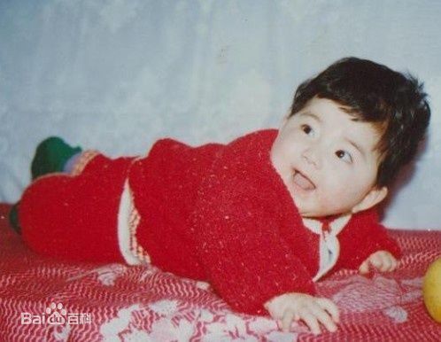 刘忻(Moraynia（中文音译：莫莱妮亚）)童年生活照