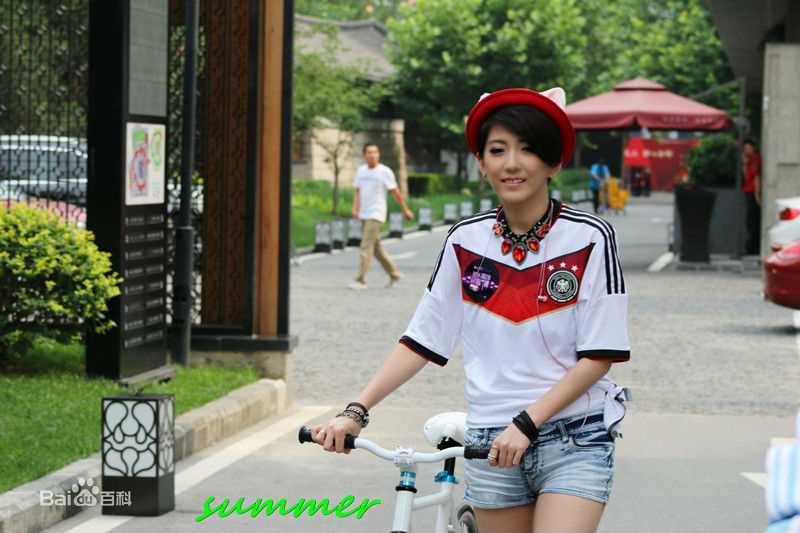 刘忻(Moraynia（中文音译：莫莱妮亚）)出席活动素颜照相册