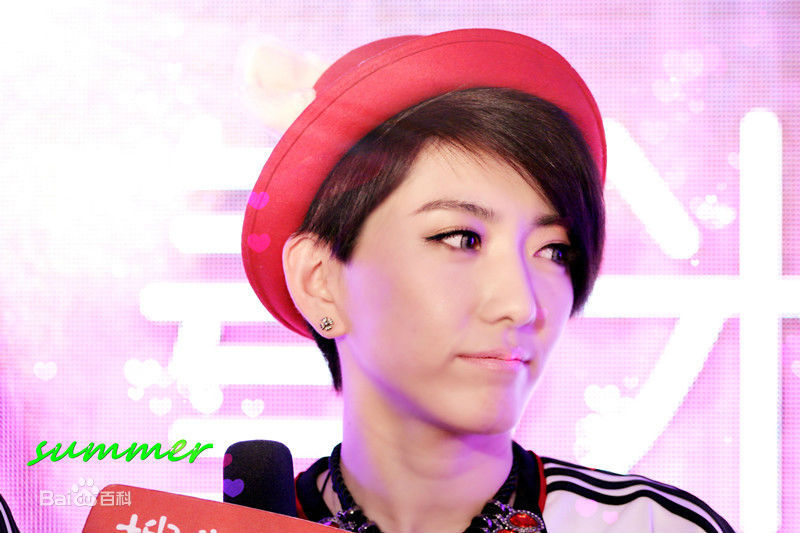 刘忻(Moraynia（中文音译：莫莱妮亚）)出席活动素颜照相册